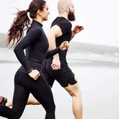 Poliester w koszulkach sportowych: Najważniejsze zalety i wady