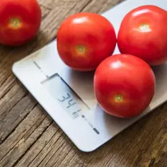 Ile kcal ma pomidor - poznaj prawdziwą wartość kaloryczną tego warzywa