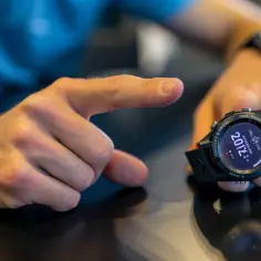 Garmin vs Polar: Który zegarek sportowy jest lepszy do biegania?