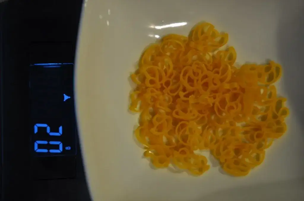 Zdjęcie Ile kcal ma ugotowany makaron? Zaskakujące różnice w kaloryczności!
