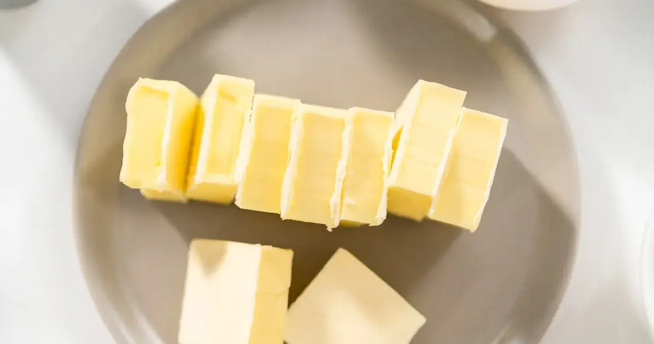 Zdjęcie Ile kcal ma masło? Odkryj kaloryczność i zdrowe alternatywy dla masła